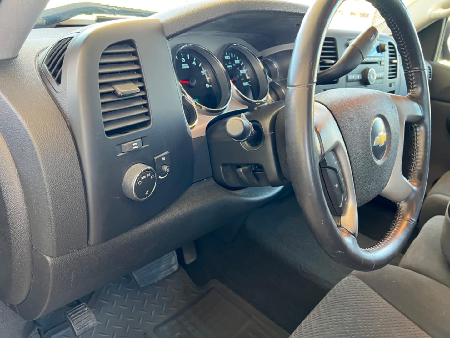 2008 Black /Gray Chevrolet Silverado 1500 LT (2GCEC19J581) with an 5.3L V8 engine, Automatic transmission, located at 4520 Airline Hwy, Baton Rouge, LA, 70805, (225) 357-1497, 30.509325, -91.145432 - 2008 Chevrolet Silverado 1500 Ext Cab LT ***One Owner*** 5.3 V8 Gas, 103K Miles, Power Windows & Locks, New Tires, Tow Pkg. NO IN HOUSE FINANCING. FOR INFO PLEASE CONTACT JEFF AT 225 357-1497 CHECK OUT OUR A+ RATING WITH THE BETTER BUSINESS BUREAU WE HAVE BEEN A FAMILY OWNED AND OPERATED BUSINESS A - Photo#15